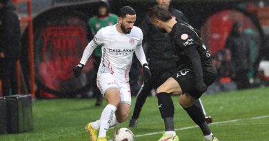 ntalyaspor ile ilk galibiyetini aldı