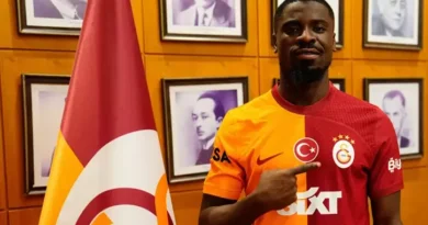 Galatasaray'da Serge Aurier imzayı attı